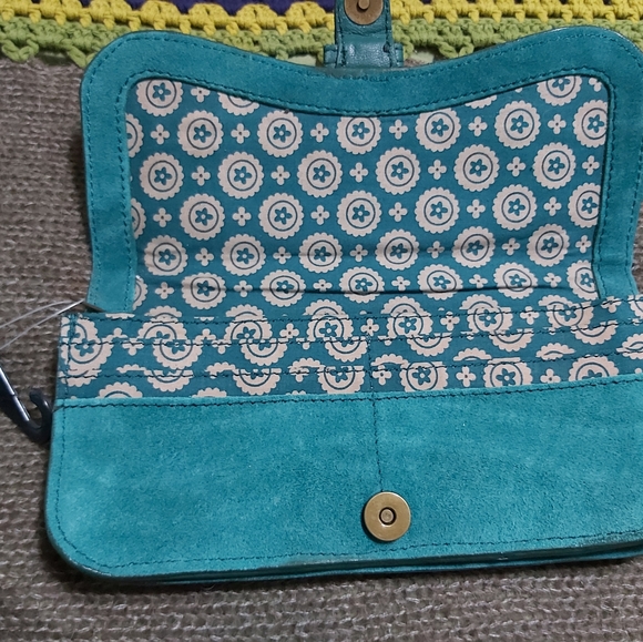 Brand new suede wallet - Picture 3 of 8